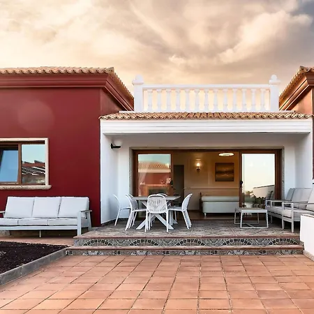 La Perla - Cliffside Retreat Villa *