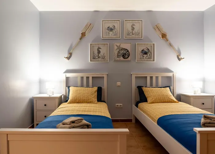 Villa La Perla - Cliffside Retreat *