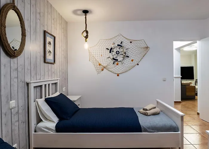 La Perla - Cliffside Retreat *