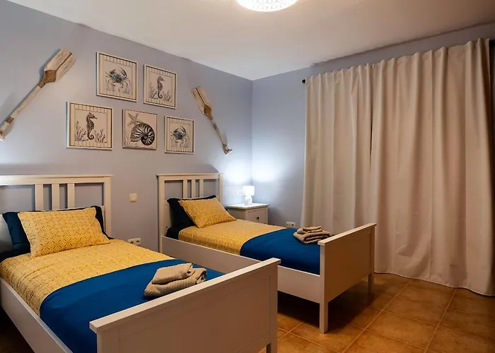 La Perla - Cliffside Retreat