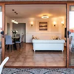 La Perla - Cliffside Retreat