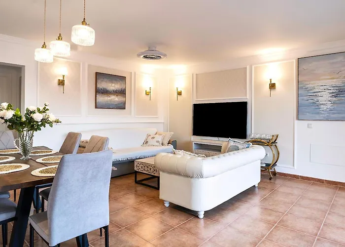 La Perla - Cliffside Retreat Villa *